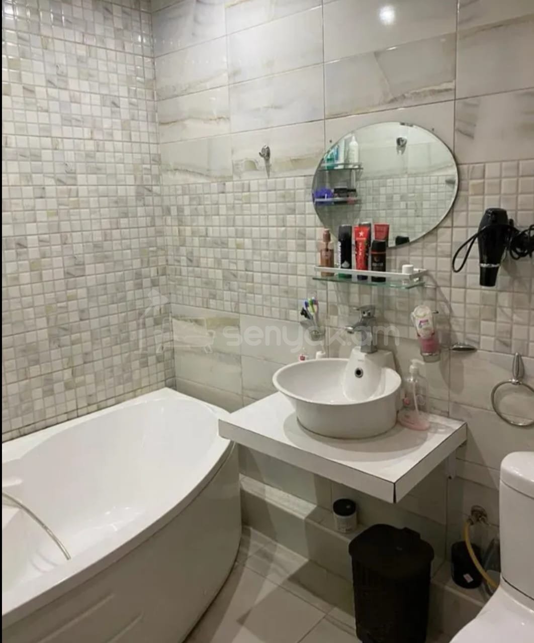 3 Սենյականոց Բնակարան Քարե Շենքում, 72քմ, 4/4 հարկ, Կապիտալ Վերանորոգված