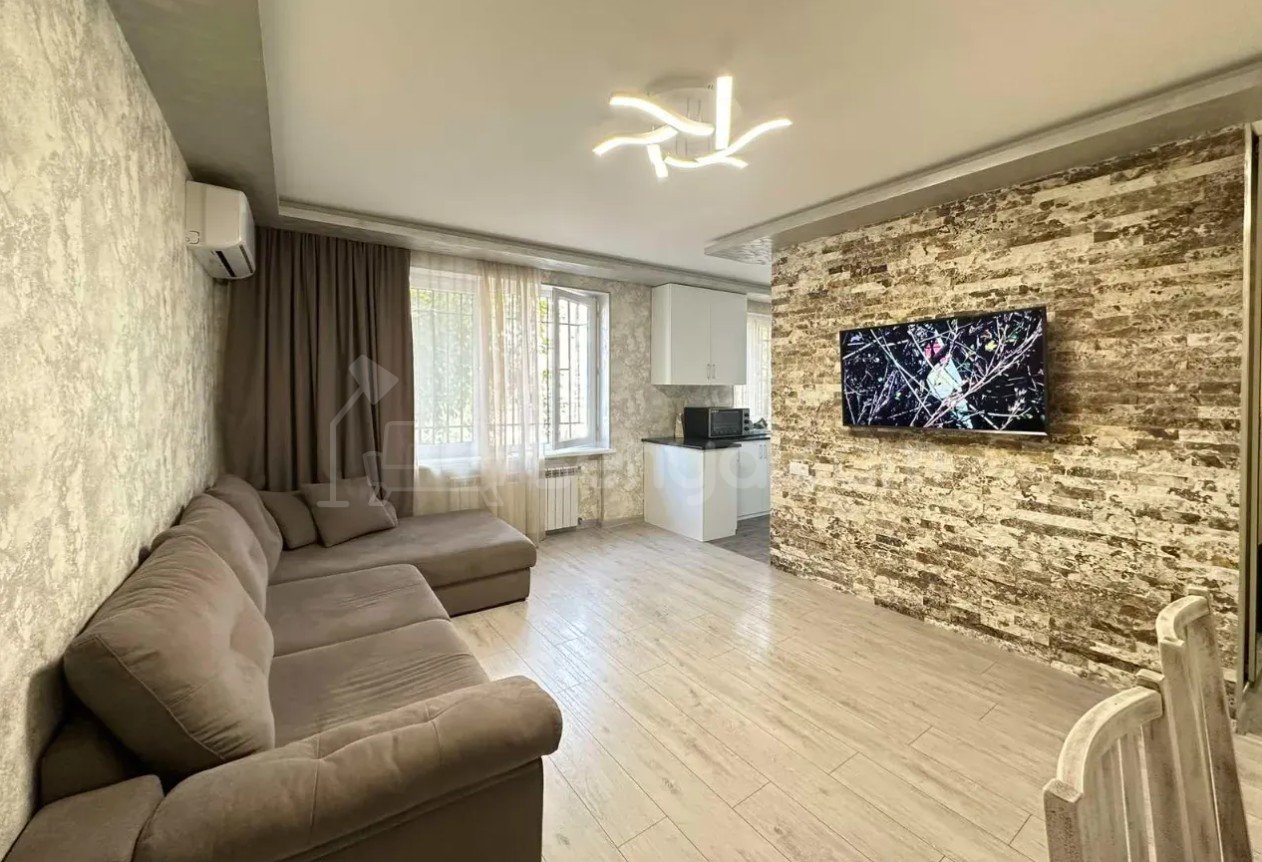 2 Սենյականոց Բնակարան Քարե Շենքում, 60քմ, 2/5 հարկ, Դիզայներական Վերանորոգված, Կահավորված, Արևկող