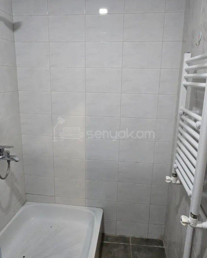 2 Սենյականոց Բնակարան Քարե Շենքում, 40քմ, 5/5 հարկ, Կապիտալ Վերանորոգված, Կահավորված, Արևկող