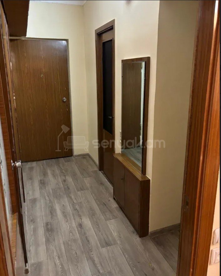 2 Սենյականոց Բնակարան Քարե Շենքում, 60քմ, 4/5 հարկ, Նորմալ Վիճակում, Կահավորված, Արևկող