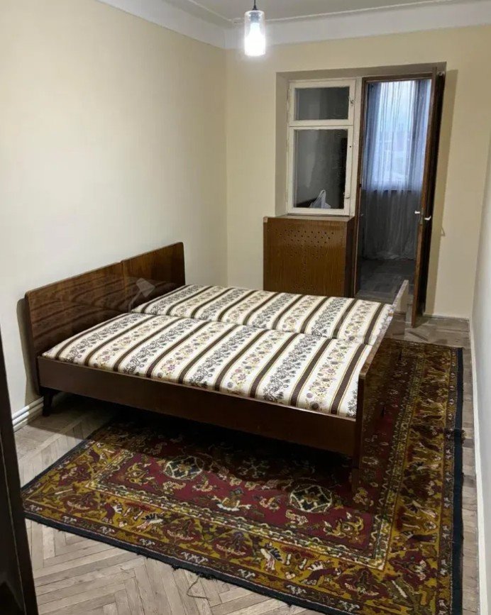 2 Սենյականոց Բնակարան Քարե Շենքում, 60քմ, 4/5 հարկ, Նորմալ Վիճակում, Կահավորված, Արևկող