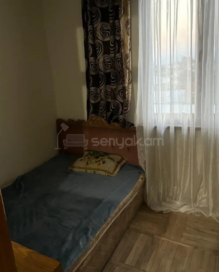 2 Սենյականոց Բնակարան Քարե Շենքում, 60քմ, 4/5 հարկ, Նորմալ Վիճակում, Կահավորված, Արևկող