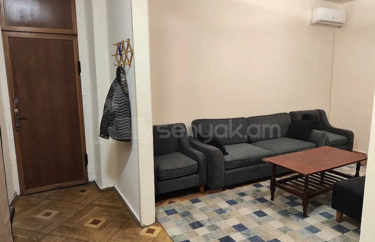 3 Սենյականոց Բնակարան Քարե Շենքում, 70քմ, 2/4 հարկ, Նորմալ Վիճակում