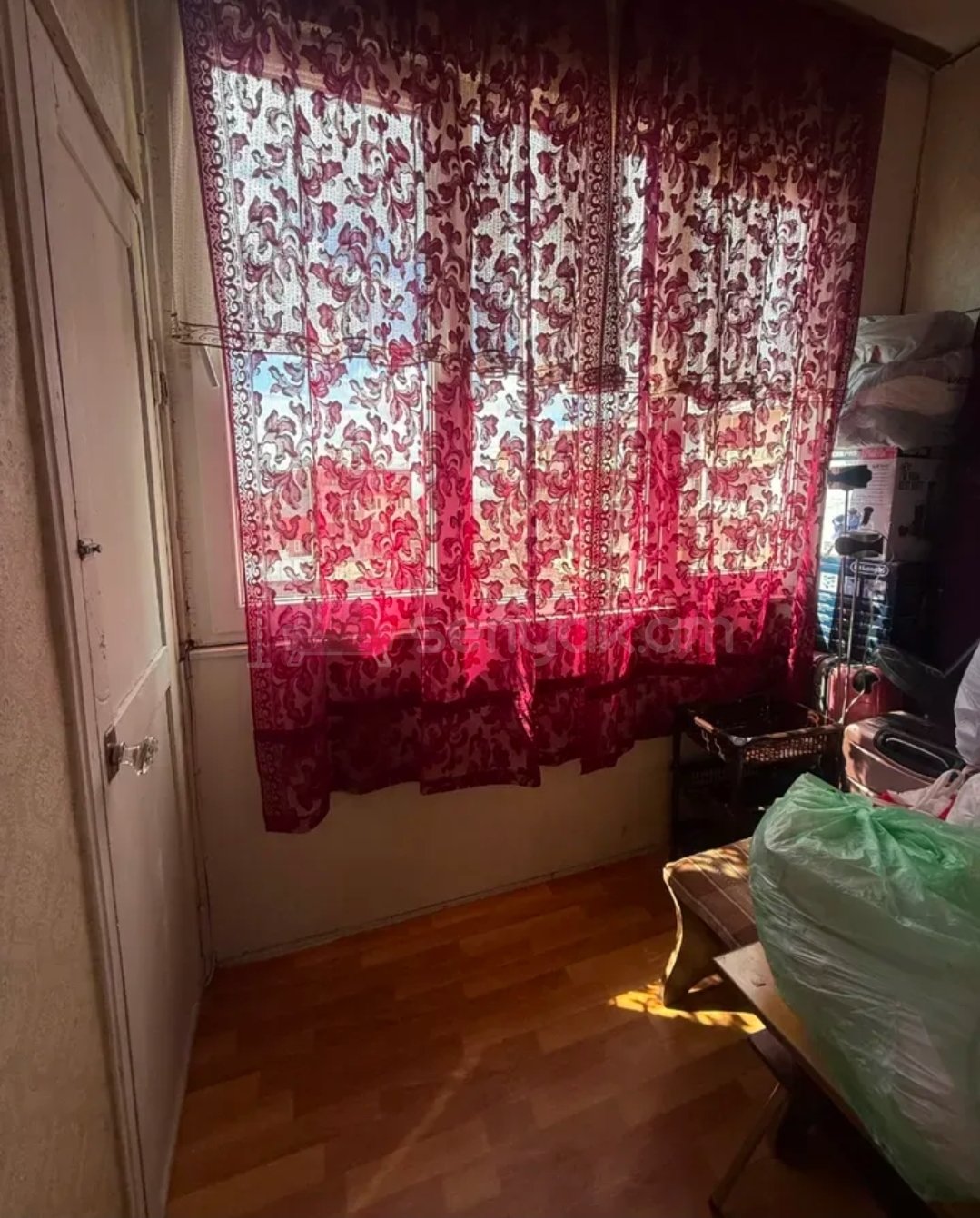 3 Սենյականոց Բնակարան Քարե Շենքում, 87քմ, 3/5 հարկ, Նորմալ Վիճակում, Կահավորված, Արևկող