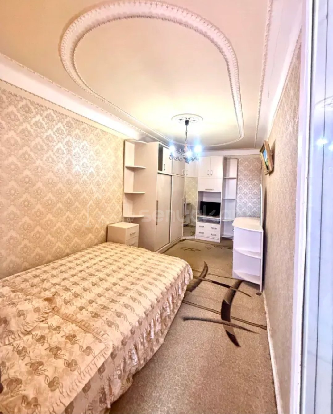 3 Սենյականոց Բնակարան Քարե Շենքում, 87քմ, 3/5 հարկ, Նորմալ Վիճակում, Կահավորված, Արևկող