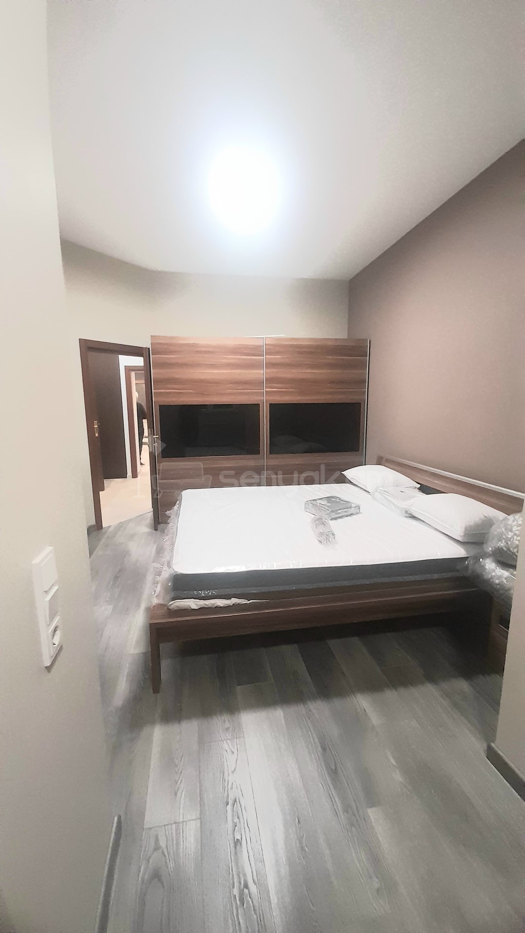 2 Սենյականոց Բնակարան Քարե Շենքում, 75քմ, 4/5 հարկ, Կապիտալ Վերանորոգված, Կահավորված, Արևկող