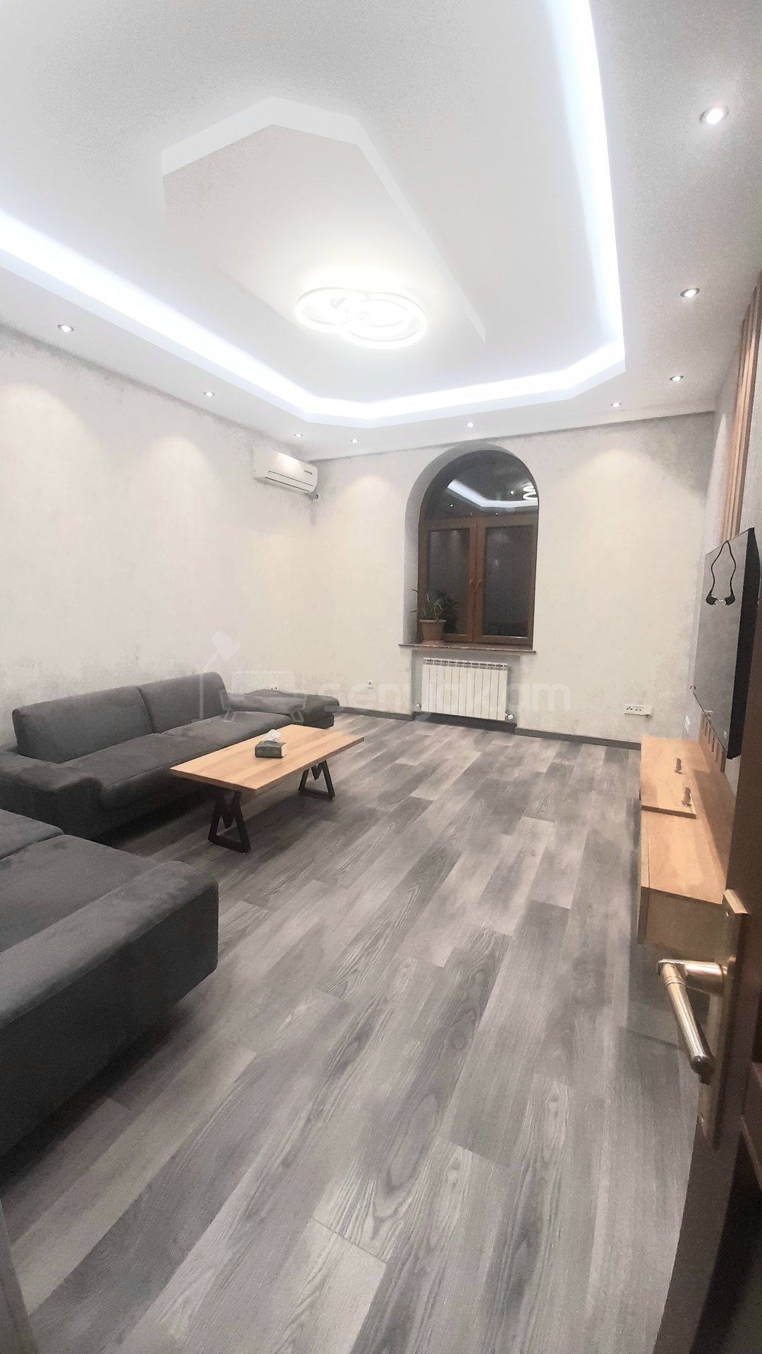 2 Սենյականոց Բնակարան Քարե Շենքում, 75քմ, 4/5 հարկ, Կապիտալ Վերանորոգված, Կահավորված, Արևկող