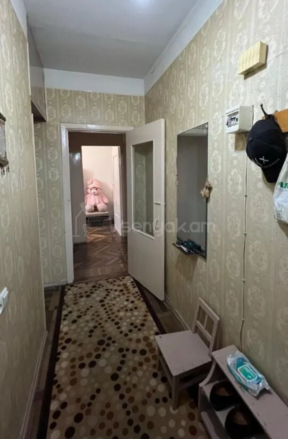 2 Սենյականոց Բնակարան Քարե Շենքում, 65քմ, 3/5 հարկ, Նորմալ Վիճակում, Կահավորված