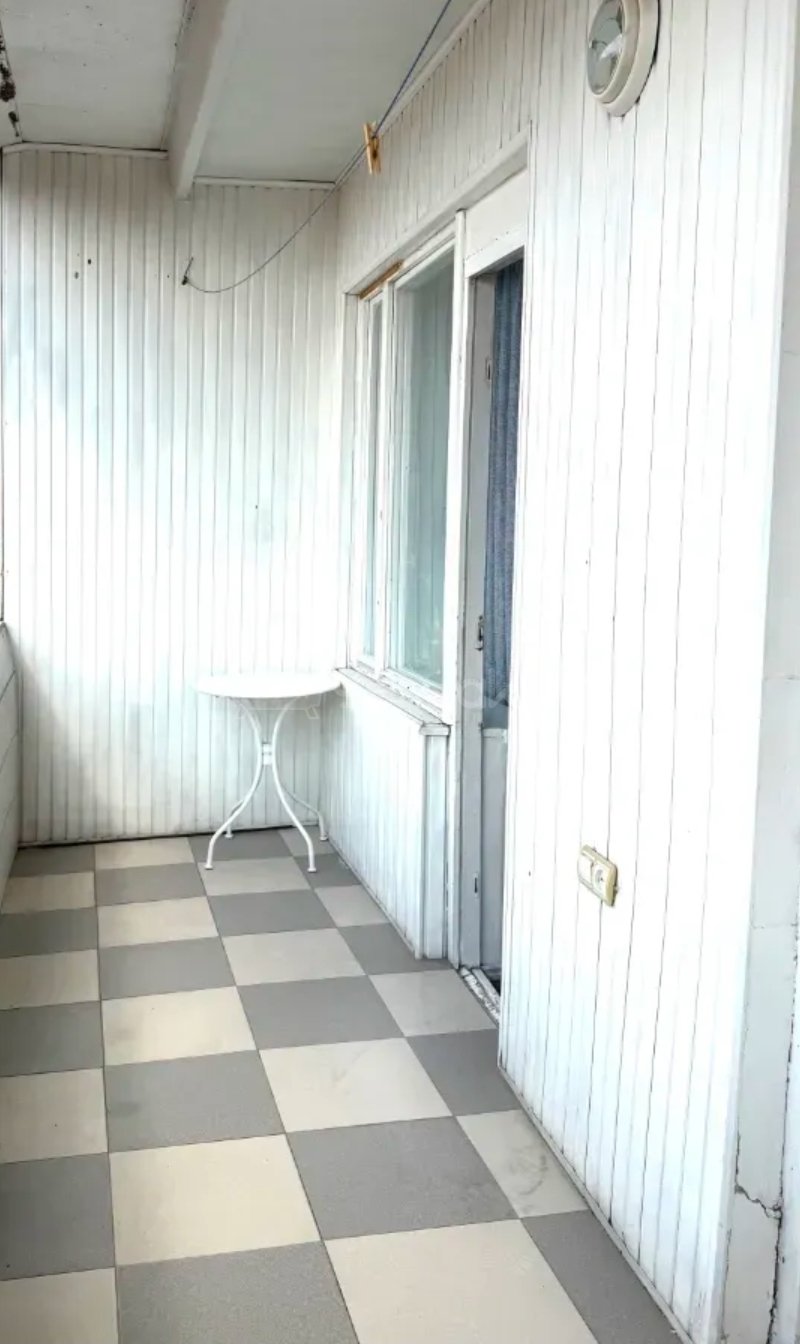 3 Սենյականոց Բնակարան Քարե Շենքում, 87քմ, 3/5 հարկ, Նորմալ Վիճակում, Կահավորված, Արևկող