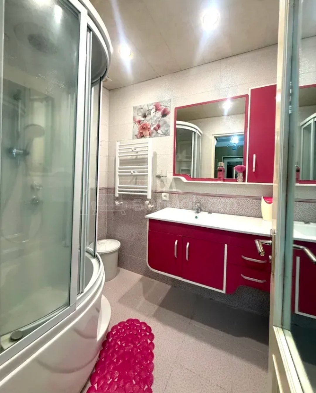 3 Սենյականոց Բնակարան Քարե Շենքում, 87քմ, 3/5 հարկ, Նորմալ Վիճակում, Կահավորված, Արևկող