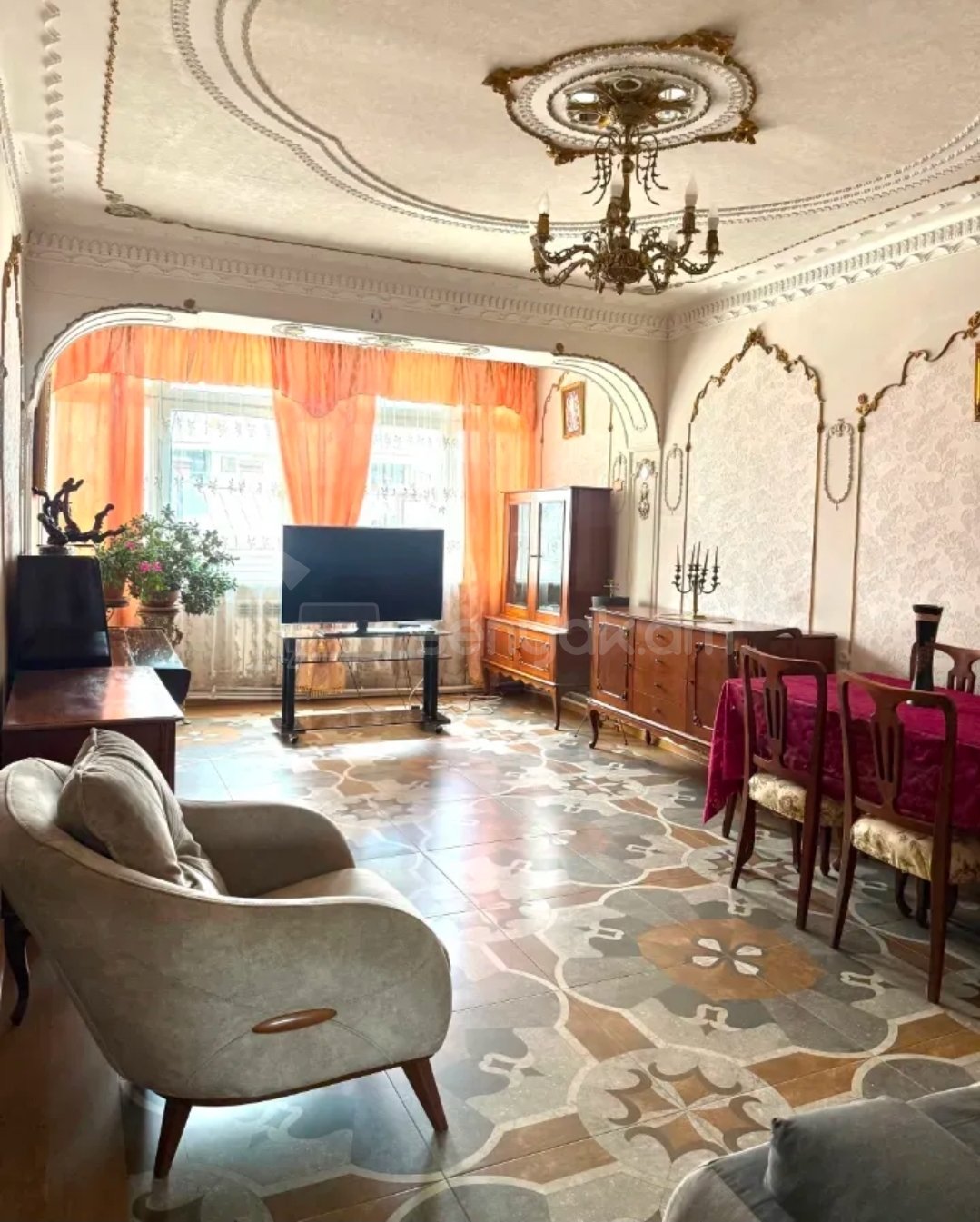 3 Սենյականոց Բնակարան Քարե Շենքում, 87քմ, 3/5 հարկ, Նորմալ Վիճակում, Կահավորված, Արևկող