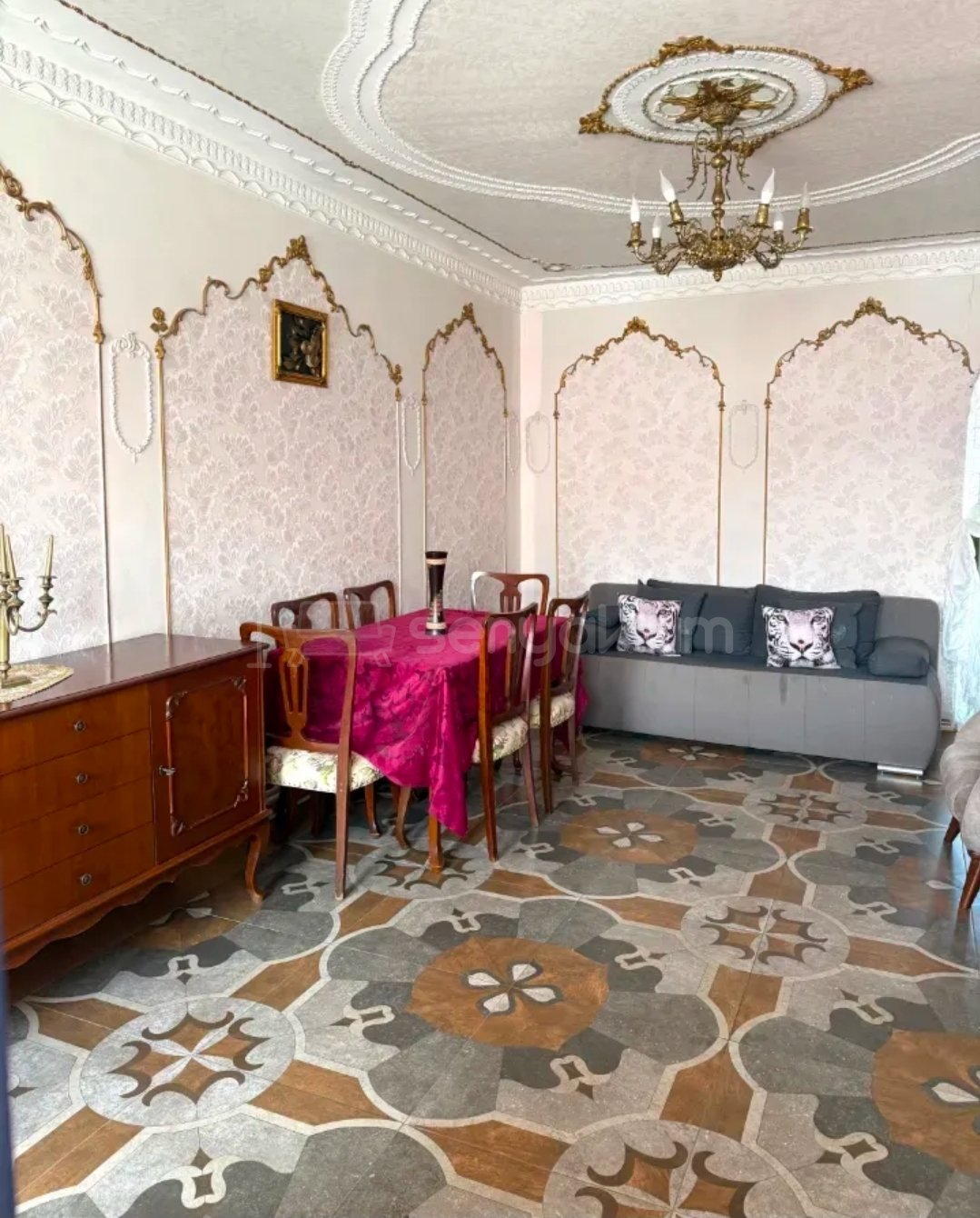 3 Սենյականոց Բնակարան Քարե Շենքում, 87քմ, 3/5 հարկ, Նորմալ Վիճակում, Կահավորված, Արևկող