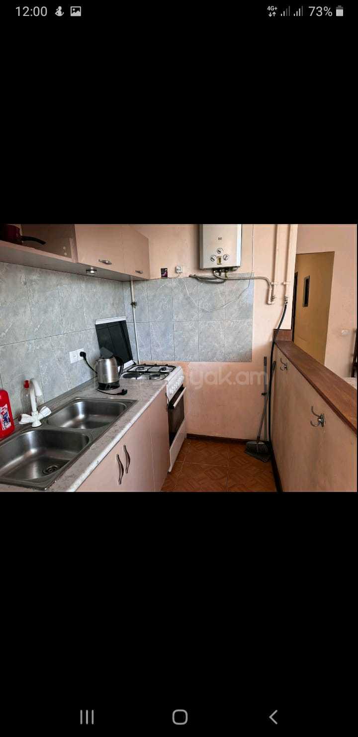 2 Սենյականոց Բնակարան Քարե Շենքում, 65քմ, 4/4 հարկ, Նորմալ Վիճակում, Կահավորված