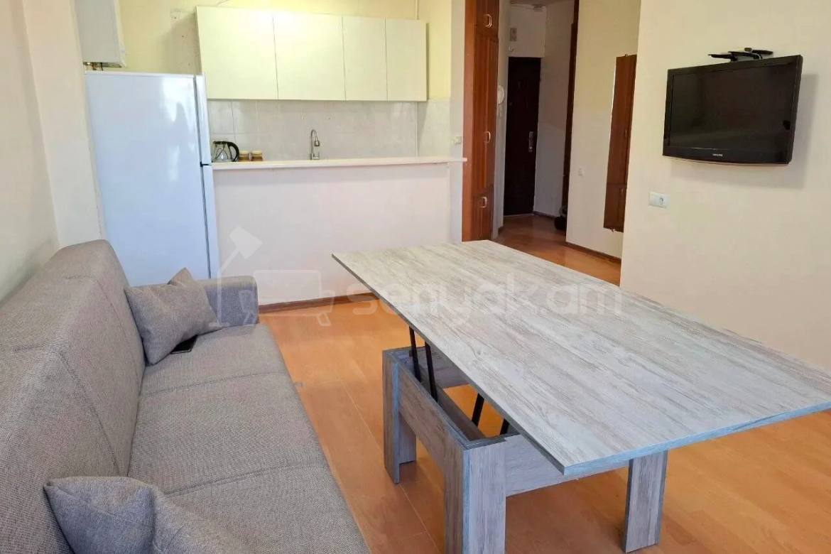 2 Սենյականոց Բնակարան, 42քմ, 10/10 հարկ, Կապիտալ Վերանորոգված, Կահավորված, Արևկող