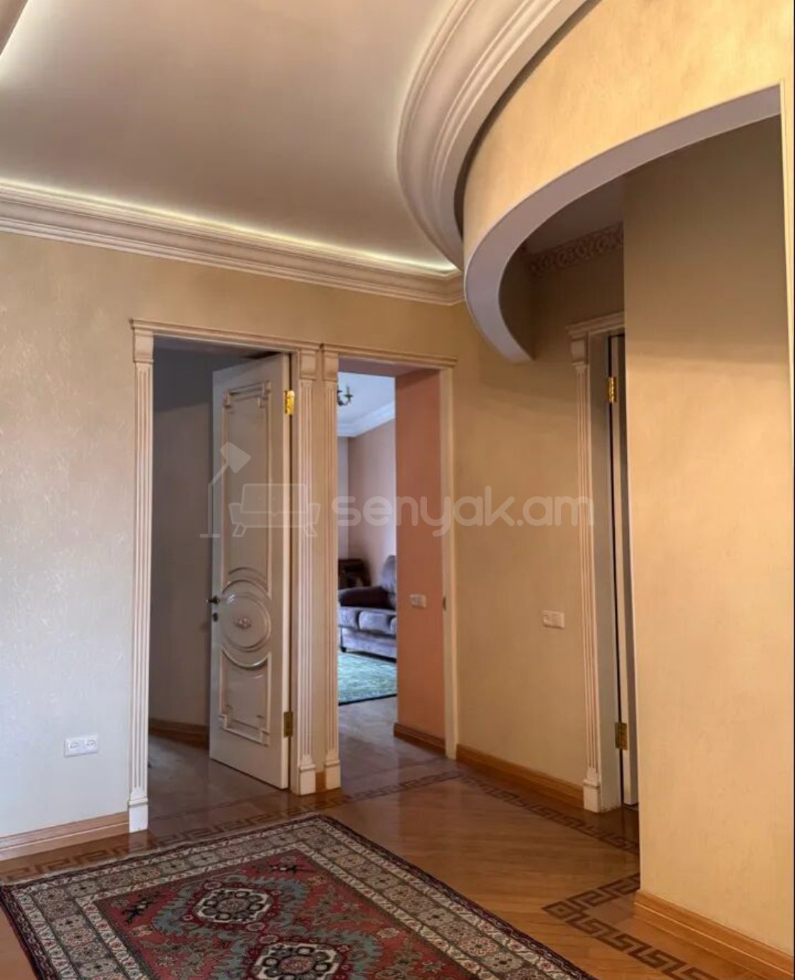 3 Սենյականոց Բնակարան Քարե Շենքում, 110քմ, 5/5 հարկ, Կապիտալ Վերանորոգված, Կահավորված