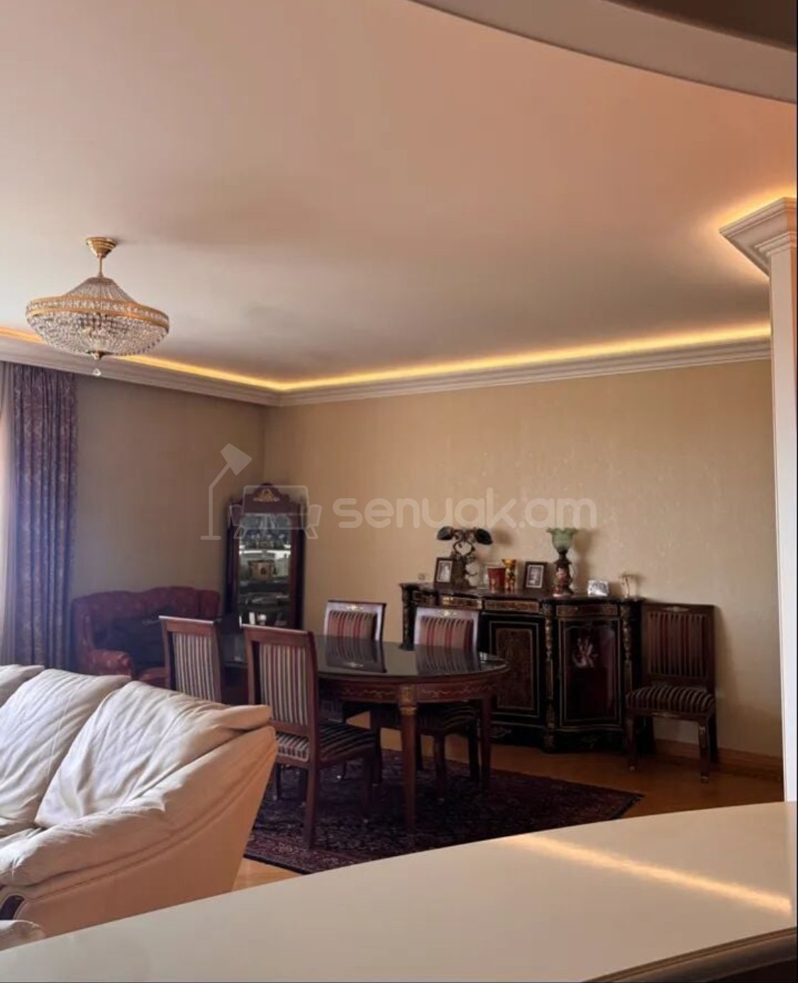 3 Սենյականոց Բնակարան Քարե Շենքում, 110քմ, 5/5 հարկ, Կապիտալ Վերանորոգված, Կահավորված