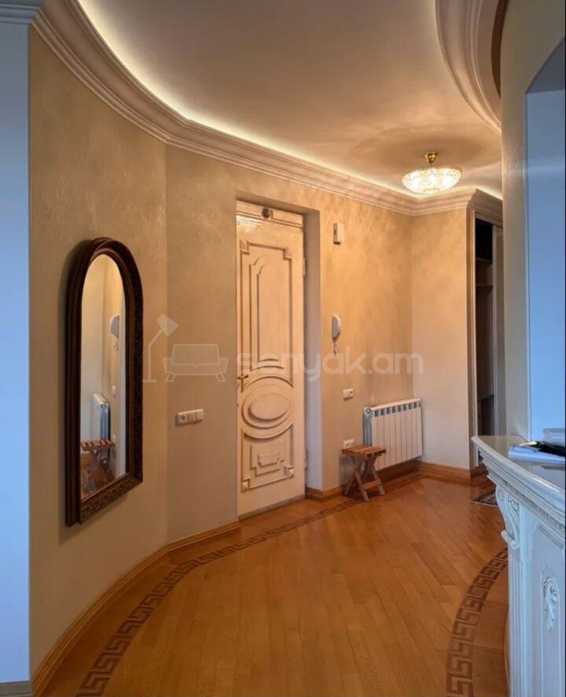 3 Սենյականոց Բնակարան Քարե Շենքում, 110քմ, 5/5 հարկ, Դիզայներական Վերանորոգված, Կահավորված