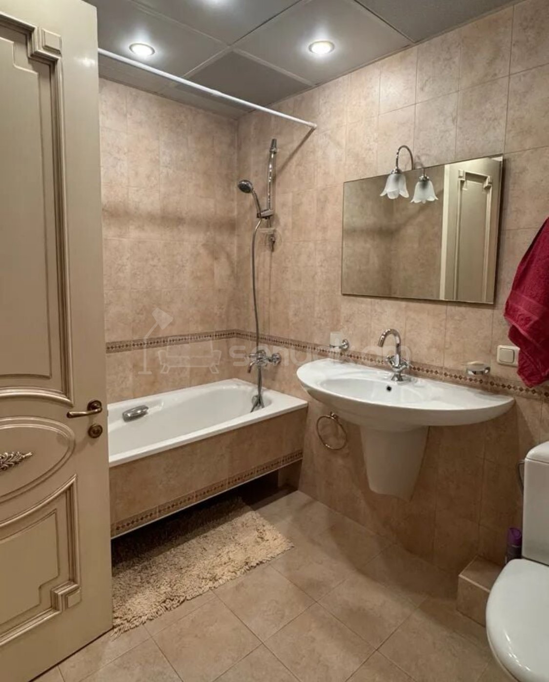 3 Սենյականոց Բնակարան Քարե Շենքում, 110քմ, 5/5 հարկ, Դիզայներական Վերանորոգված, Կահավորված