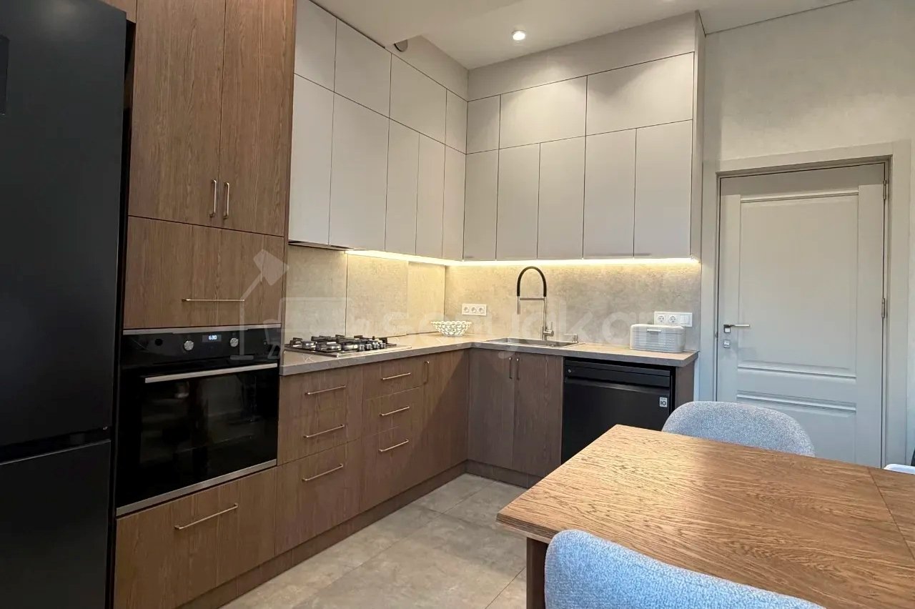 3 Սենյականոց Բնակարան Նորակառույցում, 77քմ, 2/6 հարկ, Դիզայներական Վերանորոգված