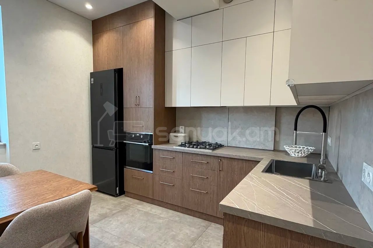 3 Սենյականոց Բնակարան Նորակառույցում, 77քմ, 2/6 հարկ, Դիզայներական Վերանորոգված