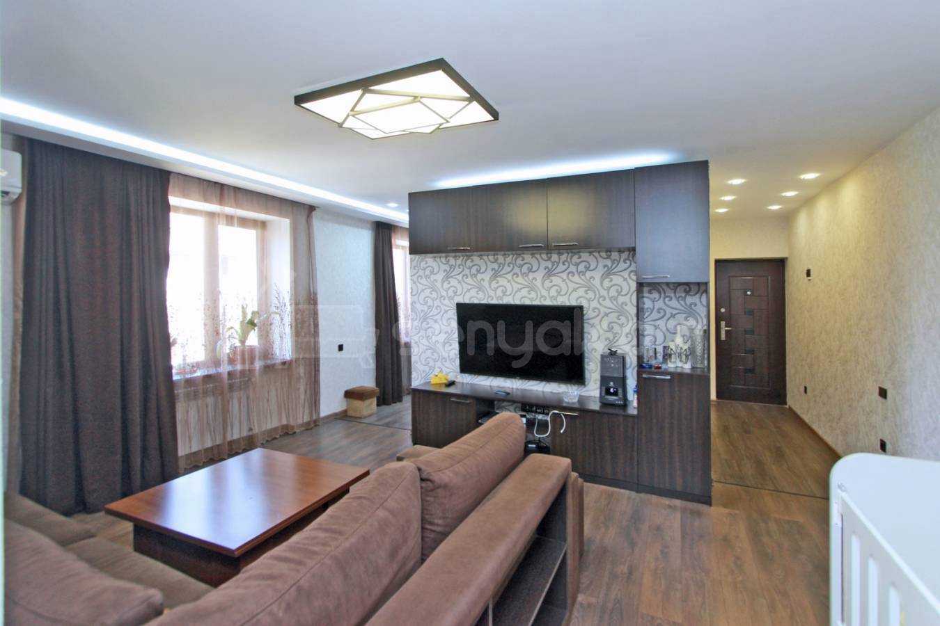 1 Սենյականոց Բնակարան Քարե Շենքում, 45քմ, 3/5 հարկ, Կապիտալ Վերանորոգված