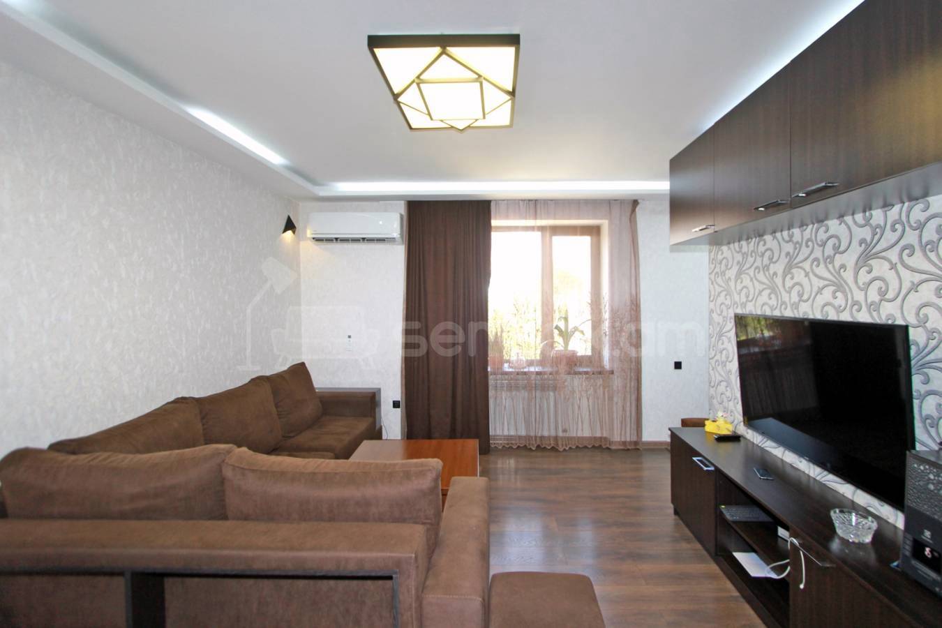 1 Սենյականոց Բնակարան Քարե Շենքում, 45քմ, 3/5 հարկ, Կապիտալ Վերանորոգված