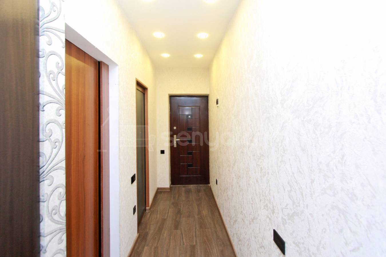 1 Սենյականոց Բնակարան Քարե Շենքում, 45քմ, 3/5 հարկ, Կապիտալ Վերանորոգված