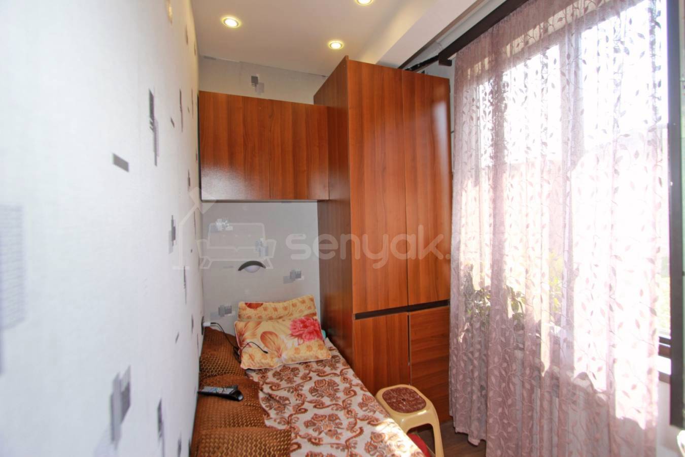 1 Սենյականոց Բնակարան Քարե Շենքում, 45քմ, 3/5 հարկ, Կապիտալ Վերանորոգված