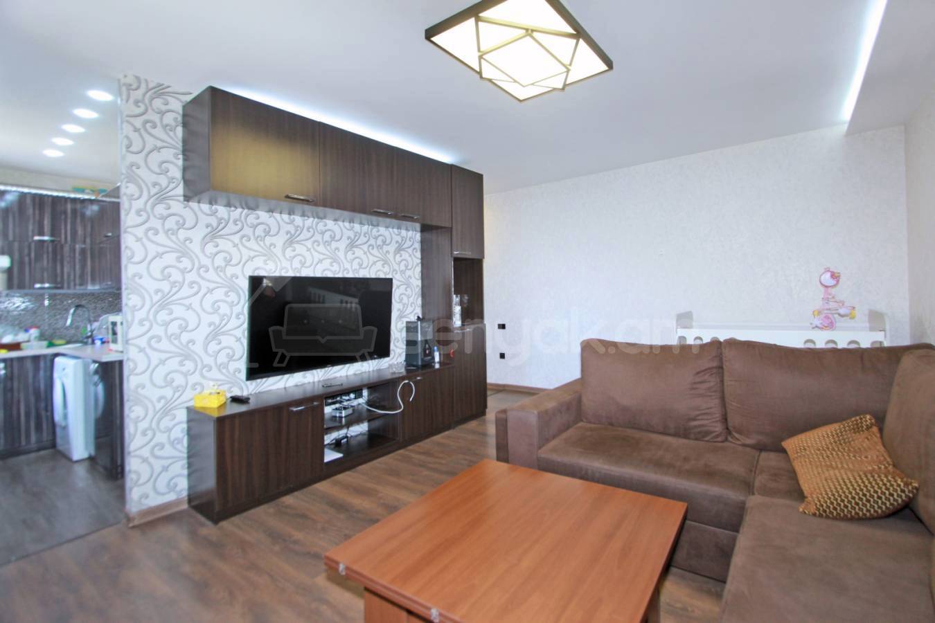 1 Սենյականոց Բնակարան Քարե Շենքում, 45քմ, 3/5 հարկ, Կապիտալ Վերանորոգված