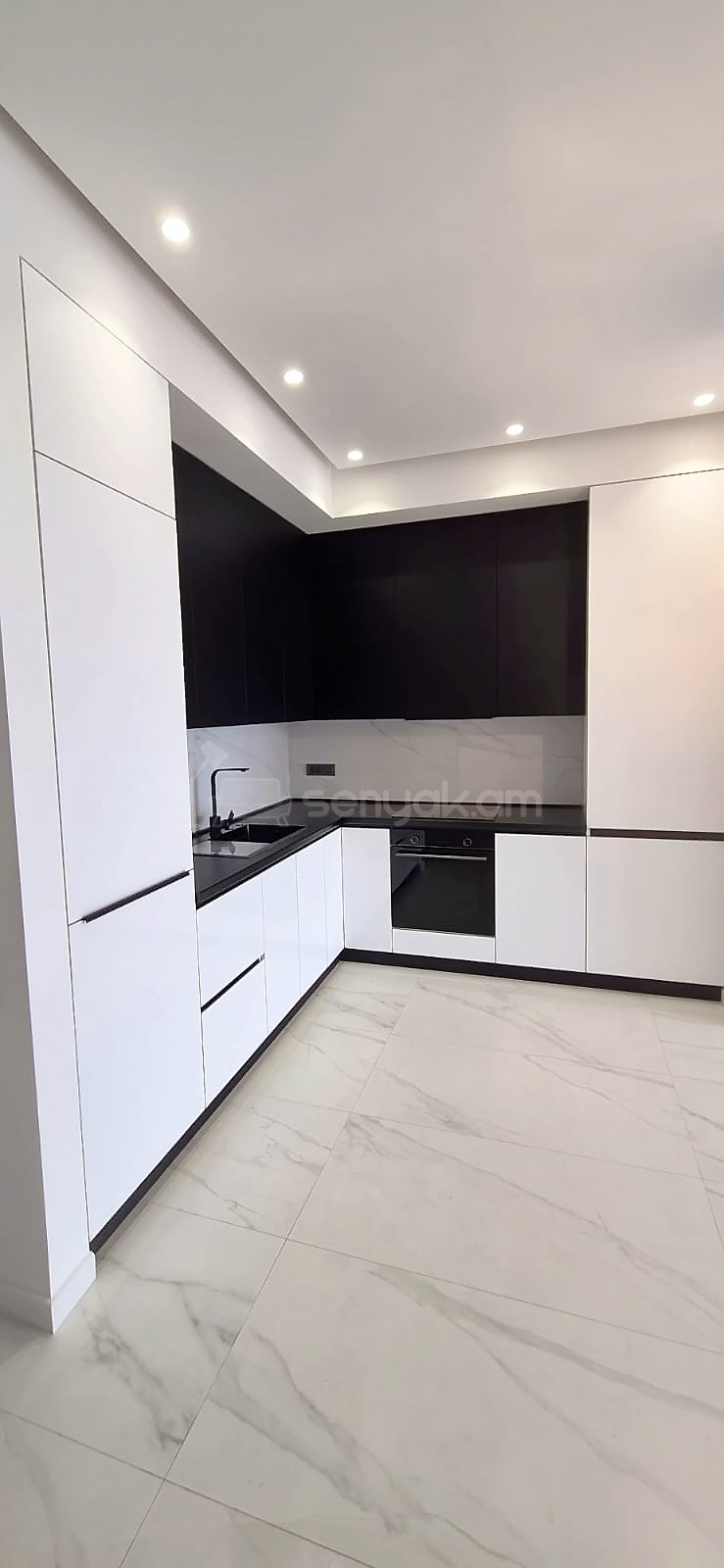 2 Սենյականոց Բնակարան Նորակառույցում, 72քմ, 16/19 հարկ, Կապիտալ Վերանորոգված