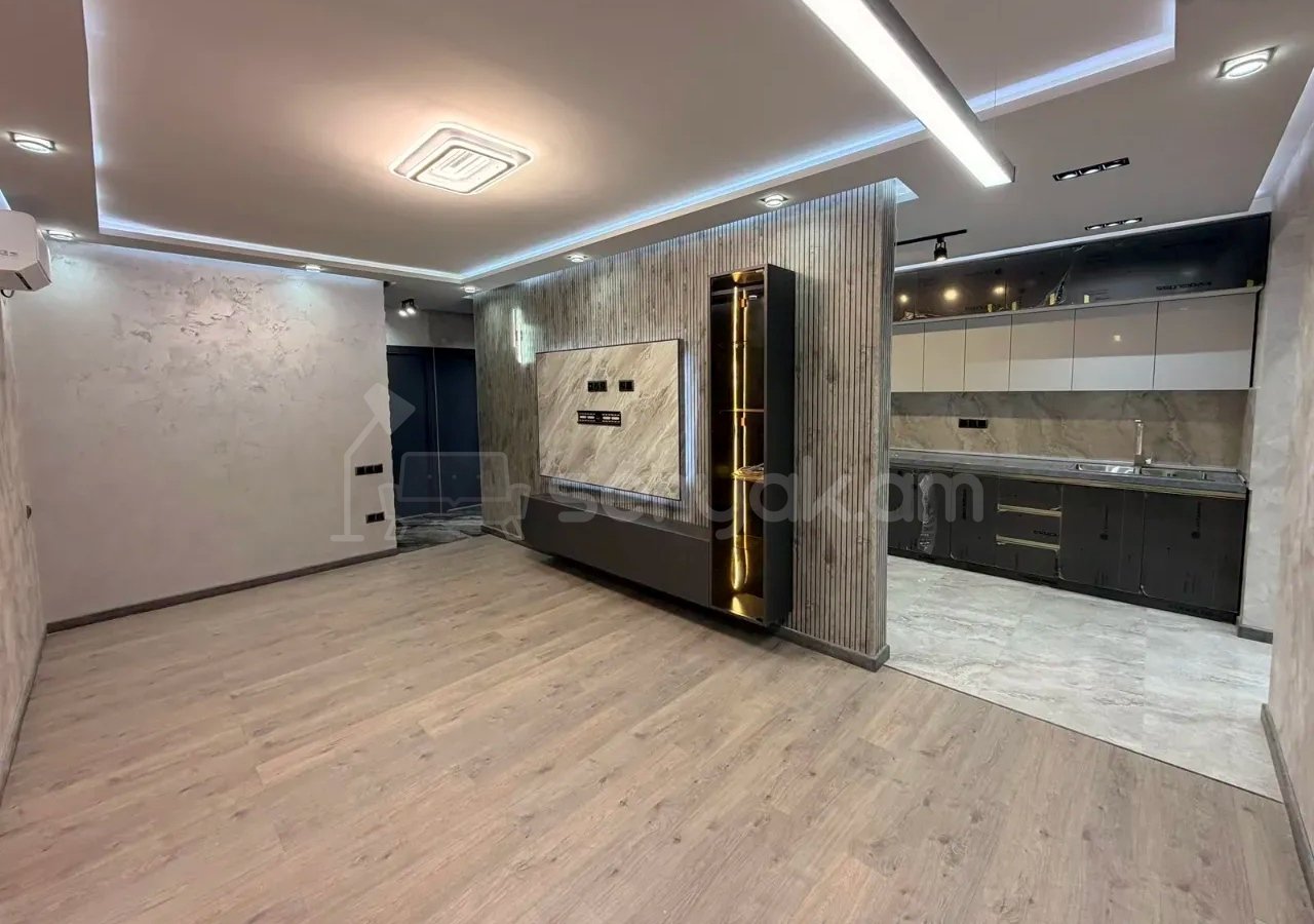 3 Սենյականոց Բնակարան Քարե Շենքում, 74քմ, 1/5 հարկ, Կապիտալ Վերանորոգված