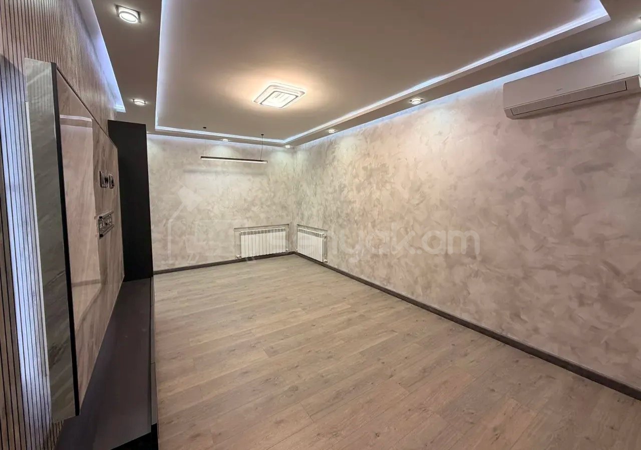 3 Սենյականոց Բնակարան Քարե Շենքում, 74քմ, 1/5 հարկ, Կապիտալ Վերանորոգված