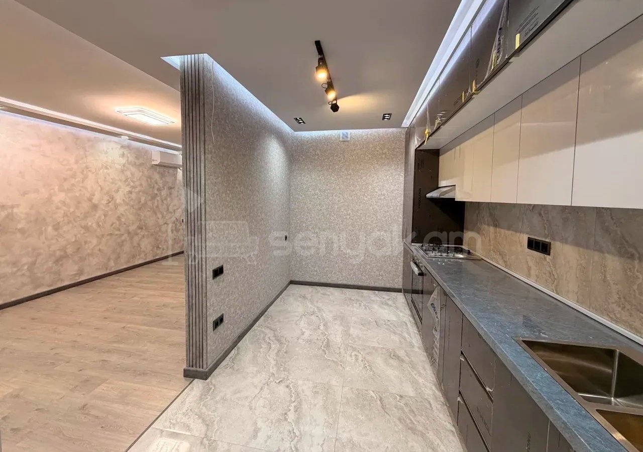 3 Սենյականոց Բնակարան Քարե Շենքում, 74քմ, 1/5 հարկ, Կապիտալ Վերանորոգված