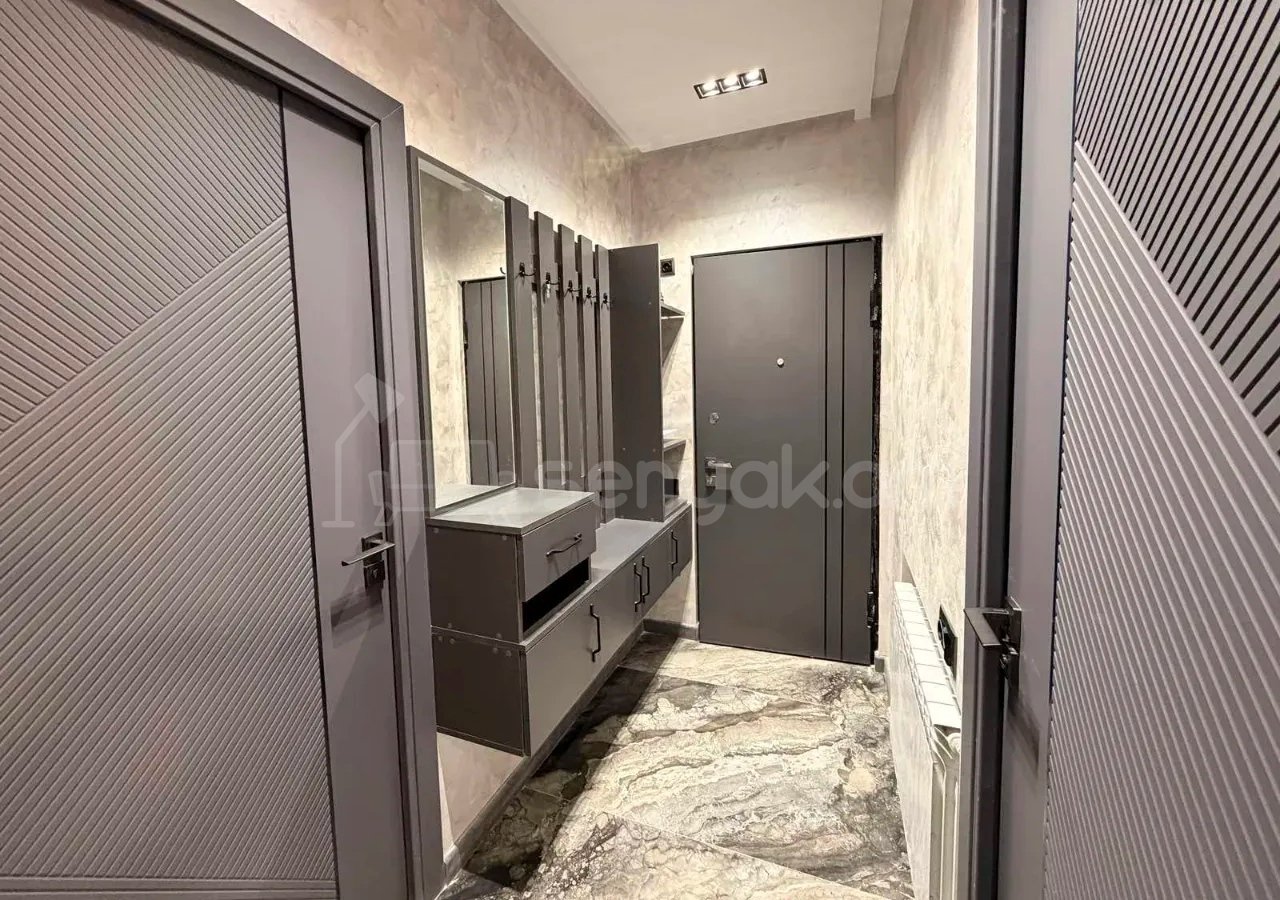 3 Սենյականոց Բնակարան Քարե Շենքում, 74քմ, 1/5 հարկ, Կապիտալ Վերանորոգված