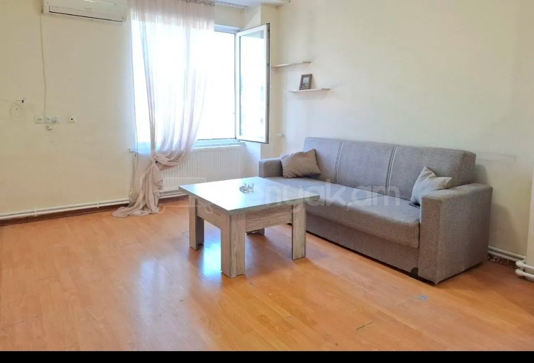 2 Սենյականոց Բնակարան, 42քմ, 10/10 հարկ, Կոսմետիկ Վերանորոգված, Կահավորված