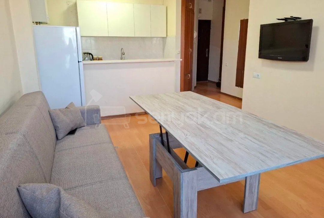 2 Սենյականոց Բնակարան, 42քմ, 10/10 հարկ, Կոսմետիկ Վերանորոգված, Կահավորված