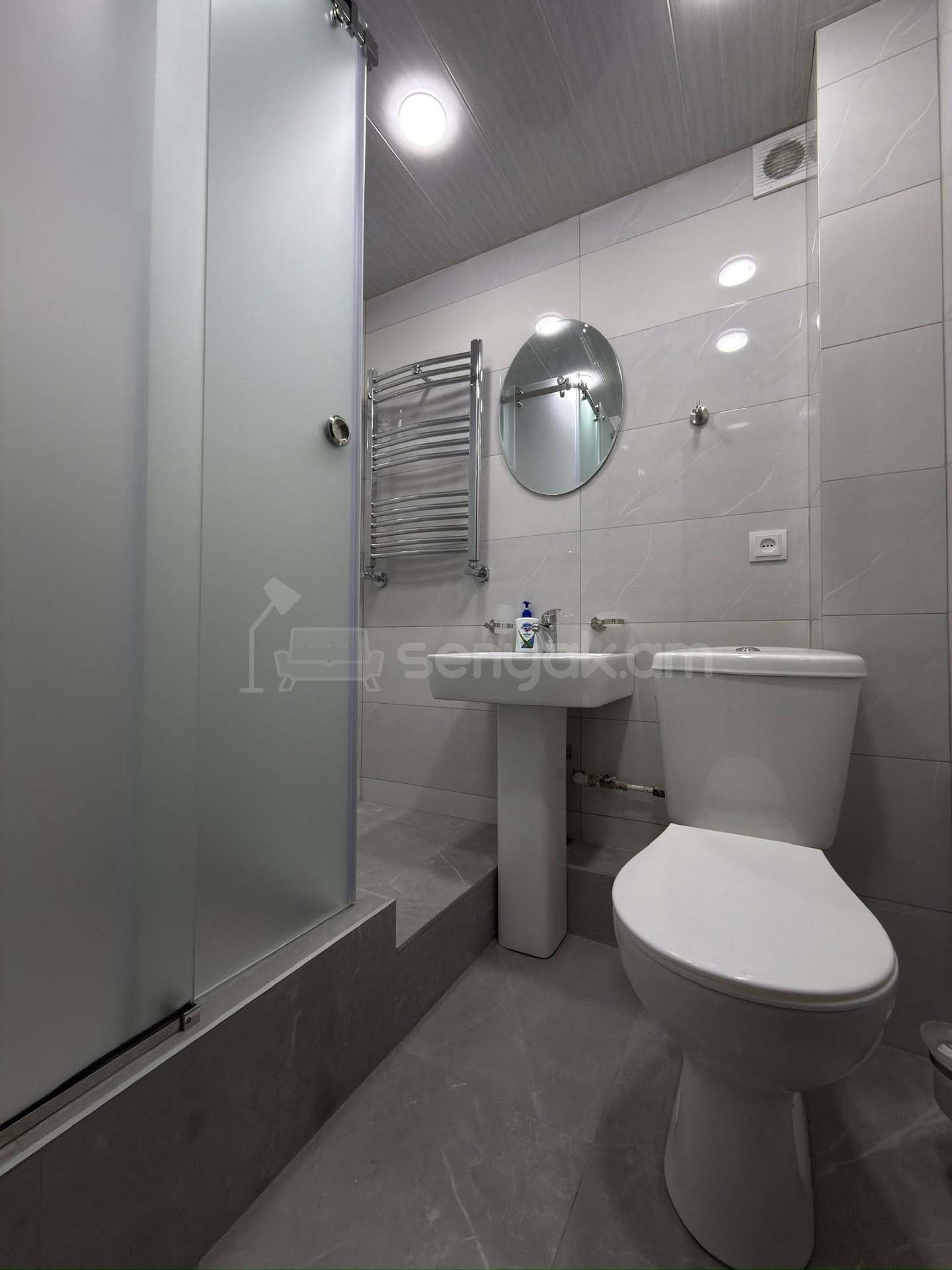 2 Սենյականոց Բնակարան Քարե Շենքում, 60քմ, 4/5 հարկ, Կապիտալ Վերանորոգված, Կահավորված, Արևկող