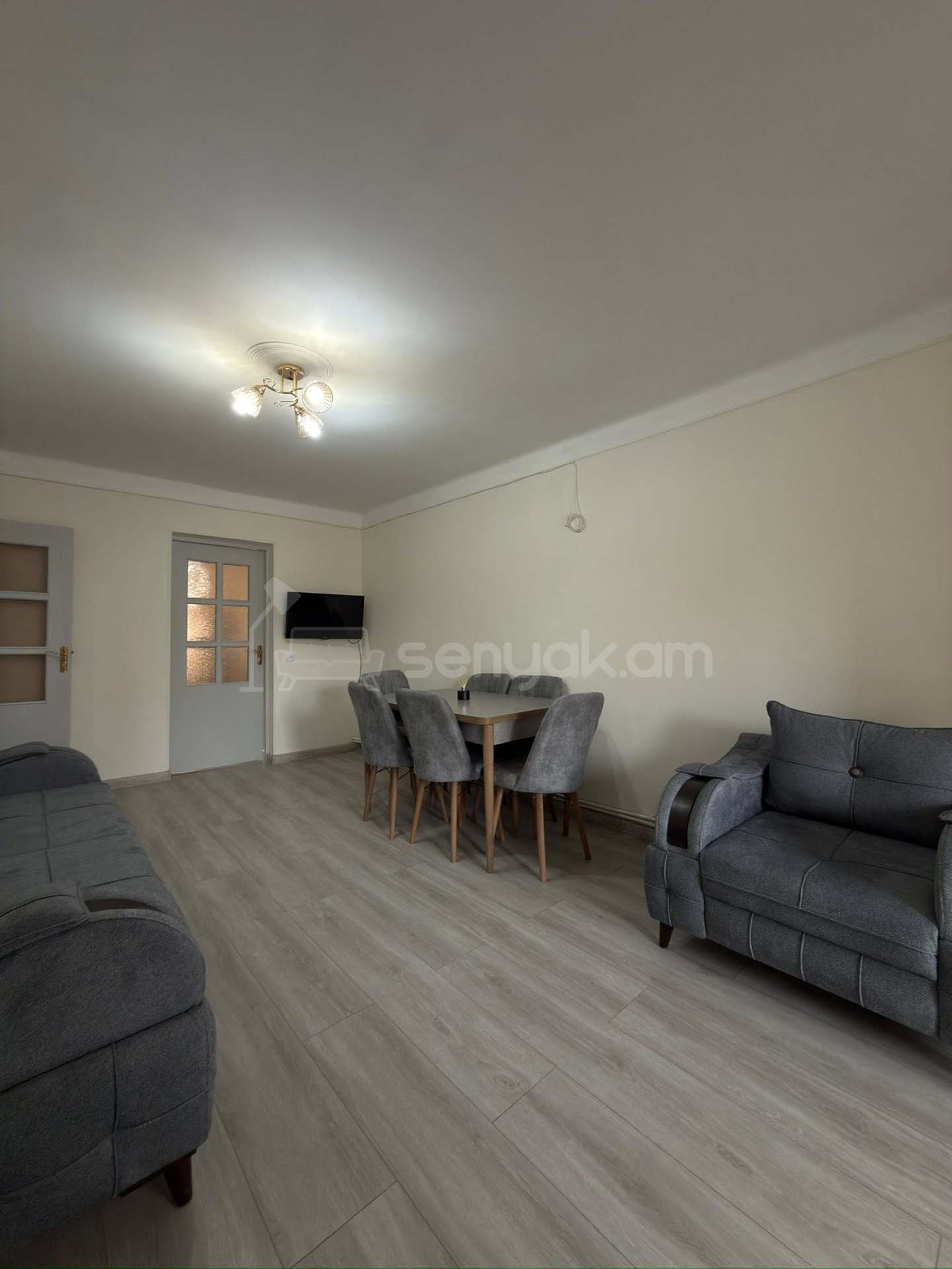 2 Սենյականոց Բնակարան Քարե Շենքում, 60քմ, 4/5 հարկ, Կապիտալ Վերանորոգված, Կահավորված, Արևկող