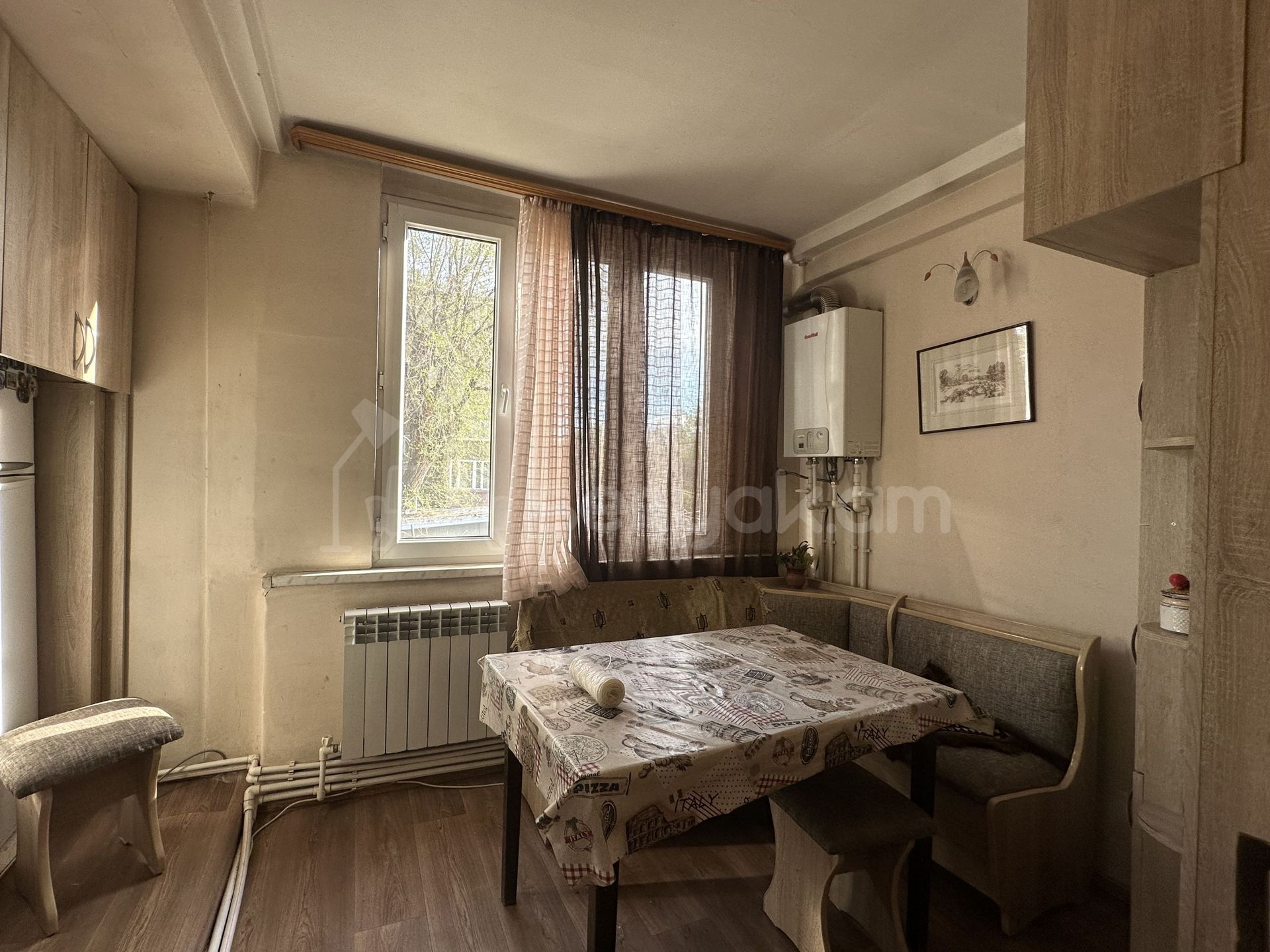 3 Սենյականոց Բնակարան Քարե Շենքում, 75քմ, 2/5 հարկ, Կոսմետիկ Վերանորոգված