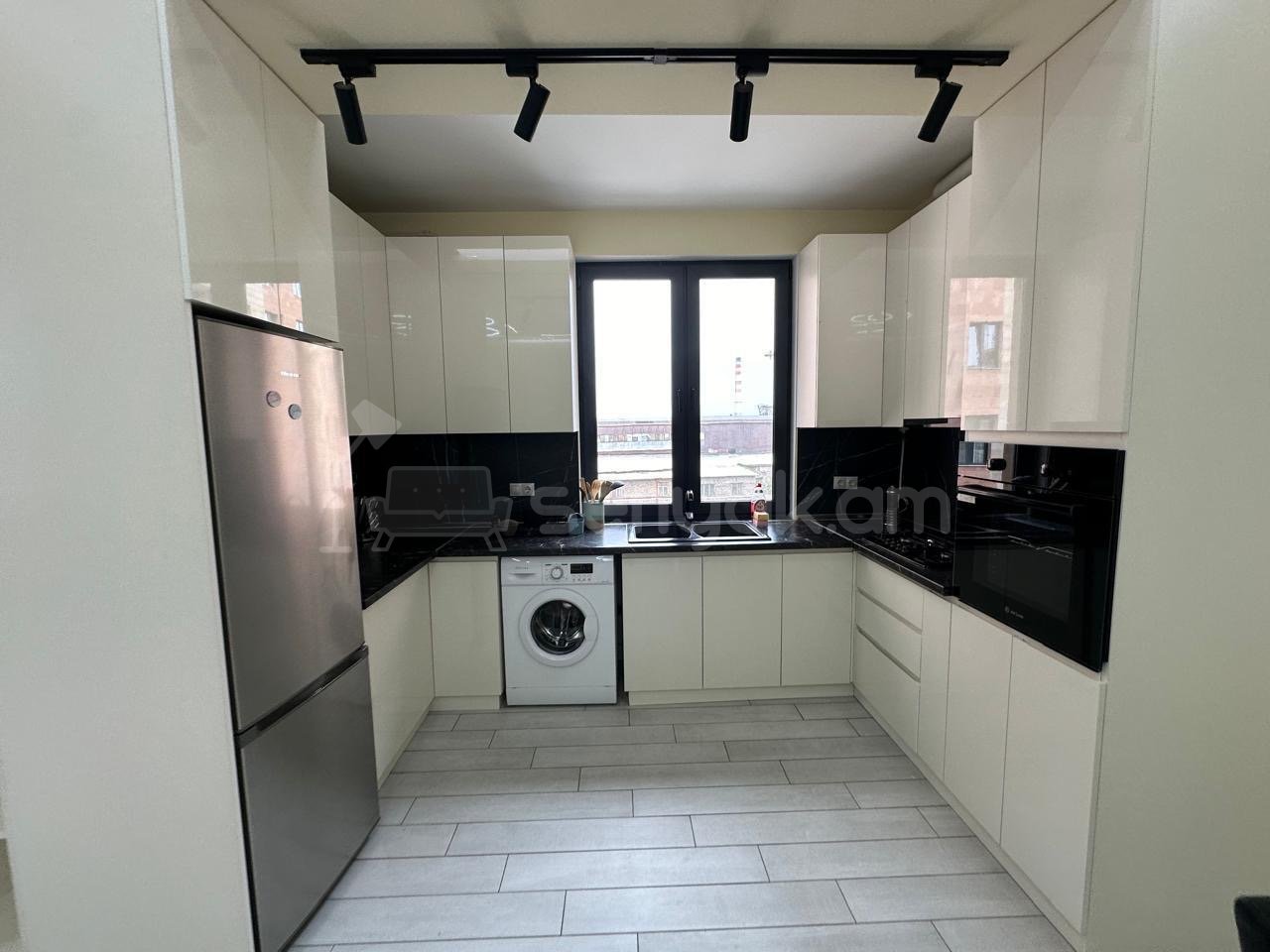 3 Սենյականոց Բնակարան Նորակառույցում, 80քմ, 3/15 հարկ, Կապիտալ Վերանորոգված, Կահավորված