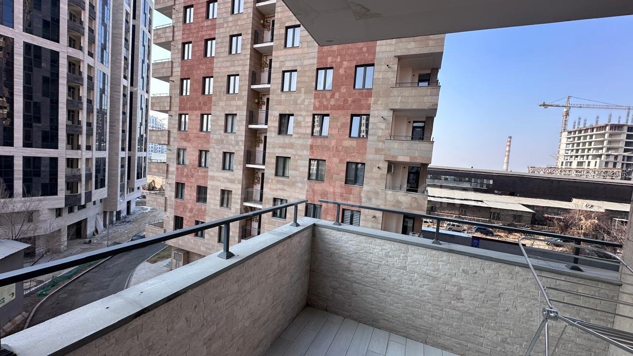 3 Սենյականոց Բնակարան Նորակառույցում, 80քմ, 3/15 հարկ, Կապիտալ Վերանորոգված, Կահավորված