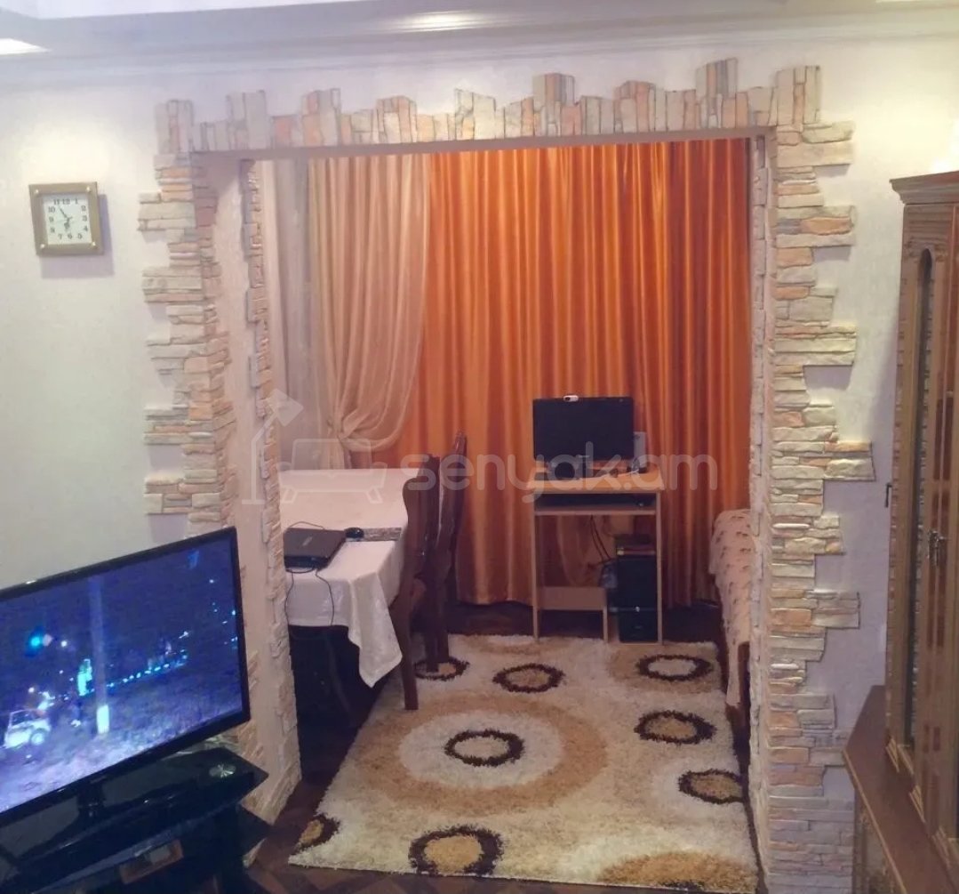 3 Սենյականոց Բնակարան Քարե Շենքում, 62քմ, 4/5 հարկ, Կապիտալ Վերանորոգված