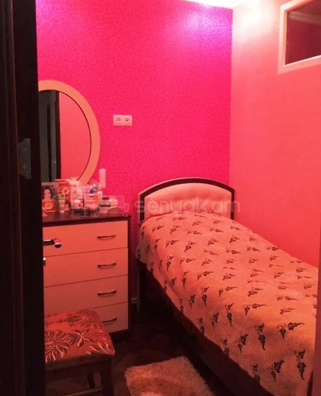 3 Սենյականոց Բնակարան Քարե Շենքում, 62քմ, 4/5 հարկ, Կապիտալ Վերանորոգված