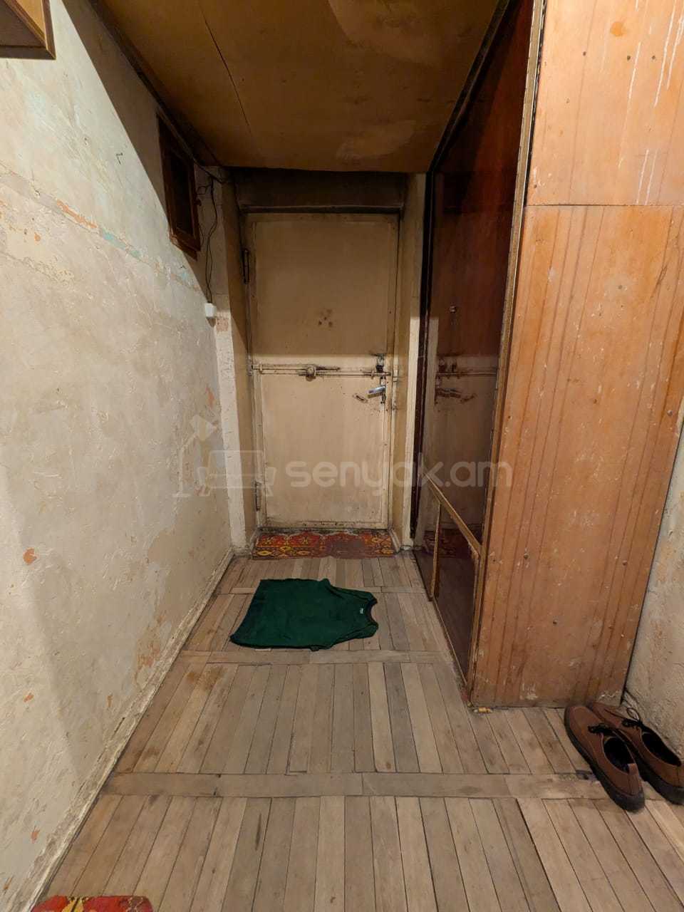 2 Սենյականոց Բնակարան Քարե Շենքում, 60քմ, 5/5 հարկ, Պետական Վիճակում