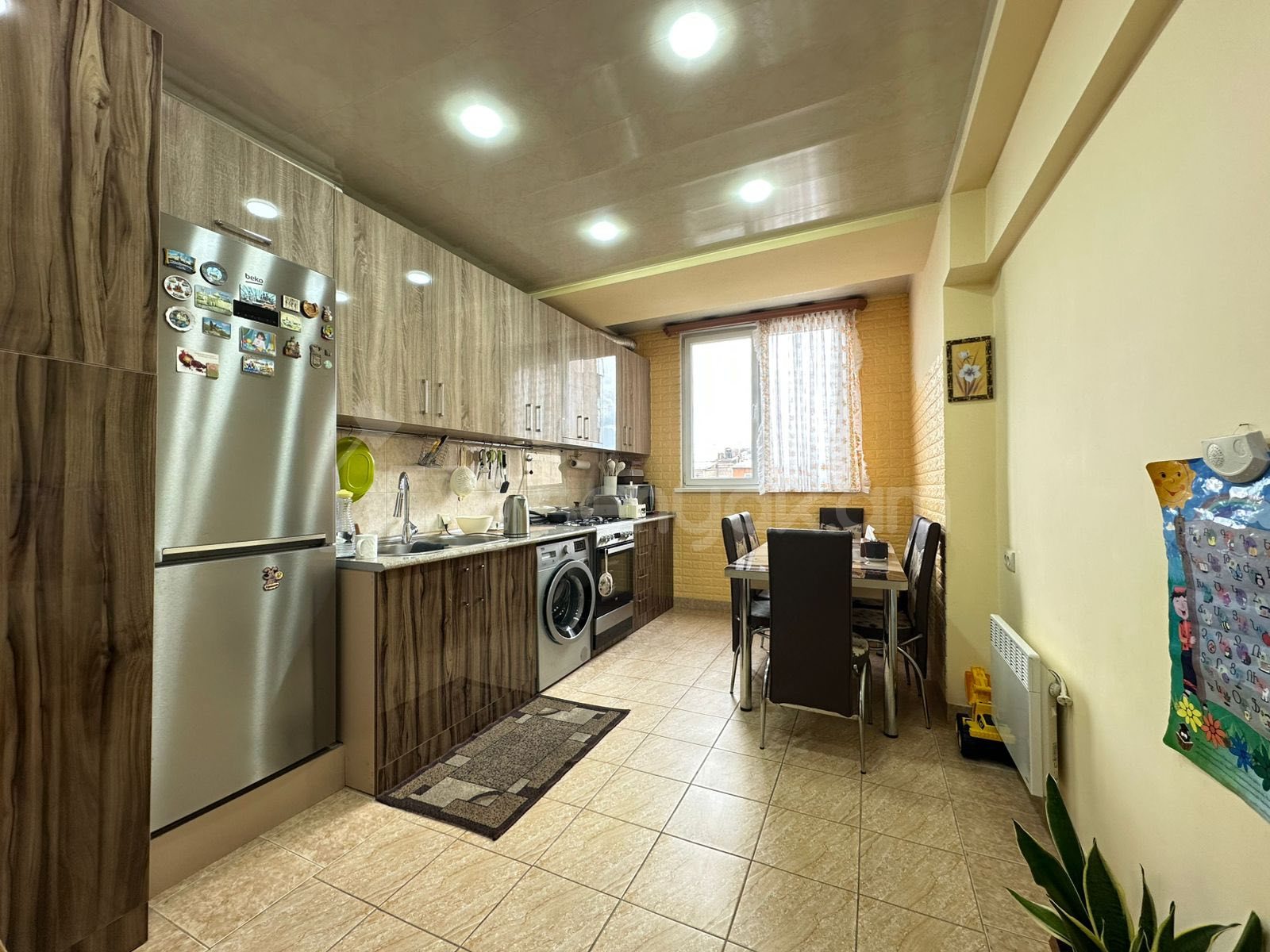 3 Սենյականոց Բնակարան, 78քմ, 6/12 հարկ, Կապիտալ Վերանորոգված