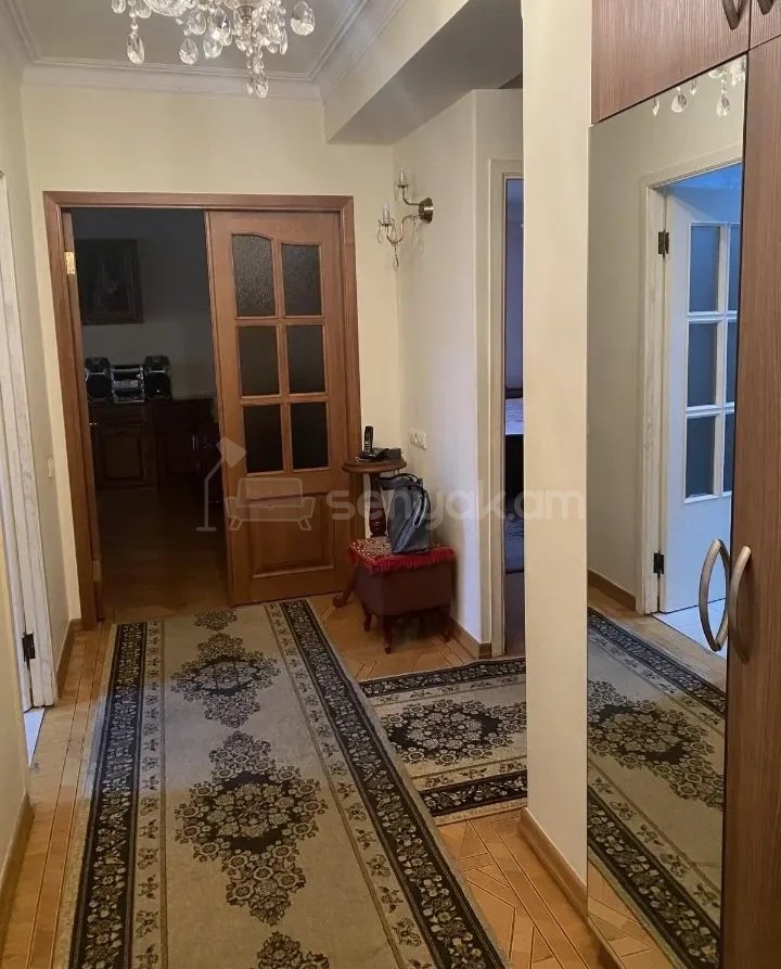 4 Սենյականոց Բնակարան Քարե Շենքում, 100քմ, 9/9 հարկ, Կապիտալ Վերանորոգված, Կահավորված