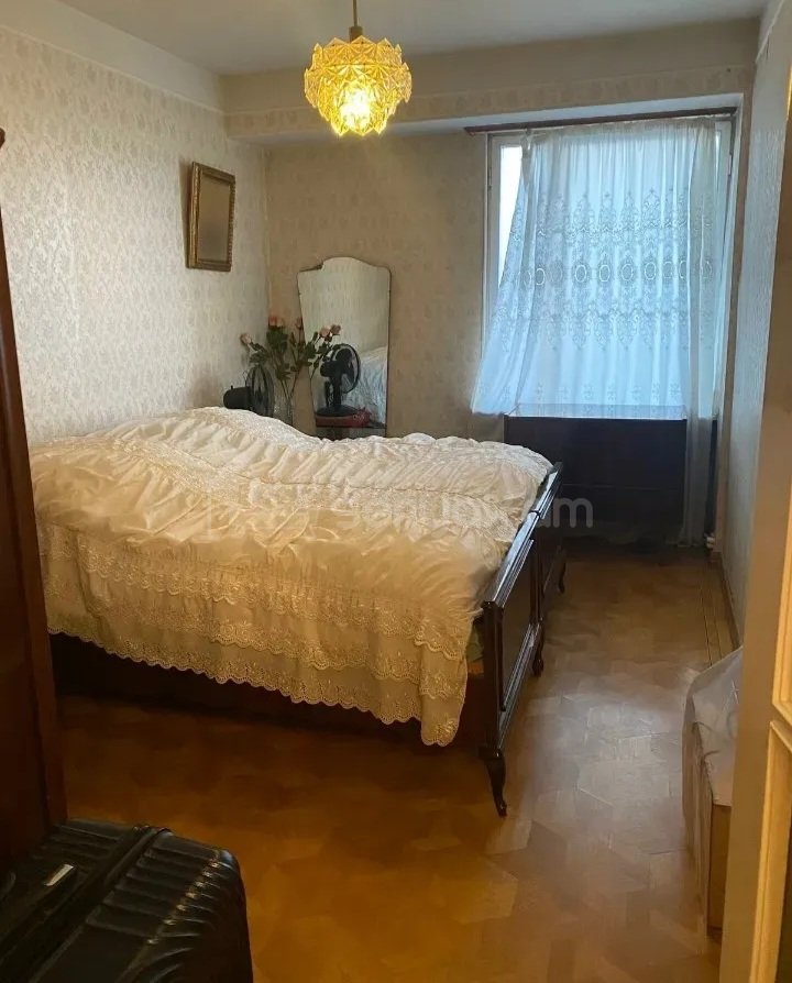 4 Սենյականոց Բնակարան Քարե Շենքում, 100քմ, 9/9 հարկ, Կապիտալ Վերանորոգված, Կահավորված