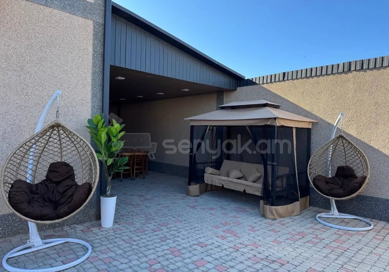 5 Սենյականոց Շքեղ Առանձնատուն, 240քմ, Լողավազանով, Ավտոտնակով