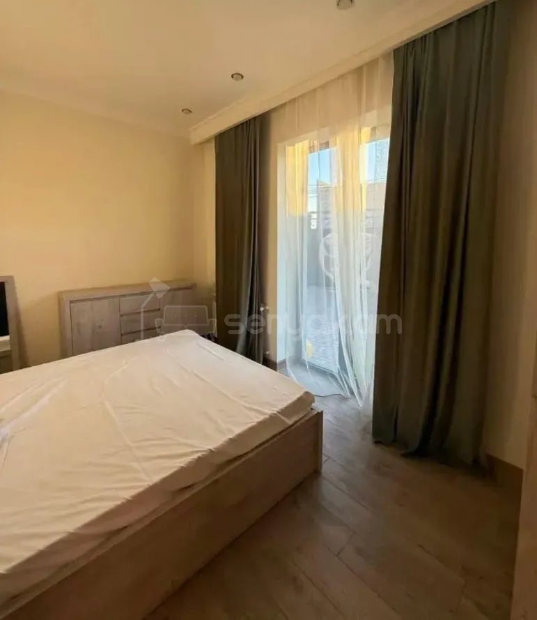 5 Սենյականոց Շքեղ Առանձնատուն, 240քմ, Լողավազանով, Ավտոտնակով