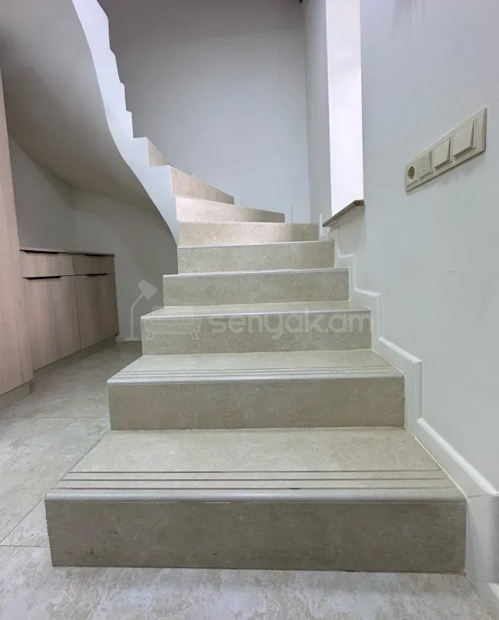 4 Սենյականոց Շքեղ Առանձնատուն, 90քմ